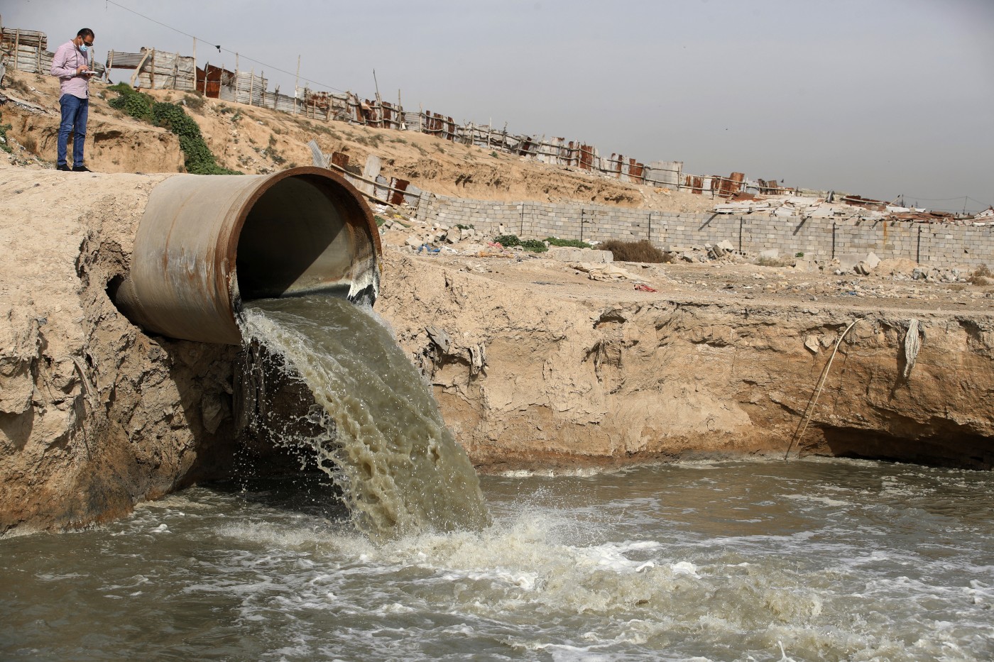 Image of Rampant water pollution threatens Iraq's shrinking rivers