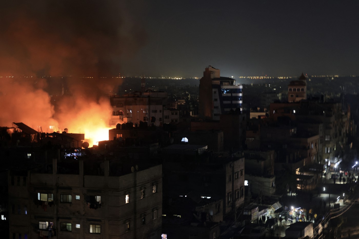 Image of  Israel battles Hamas in south Gaza city