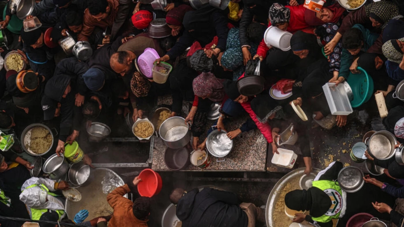 Image of Displaced people in Rafah prefer “death” over transfer to Sinai