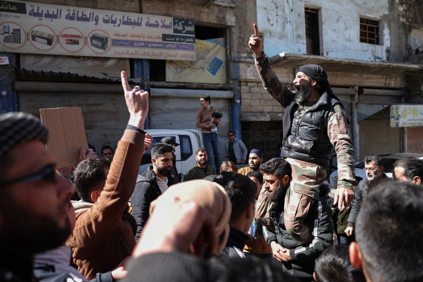 Hundreds join rare protests against Syria's jihadist rebels