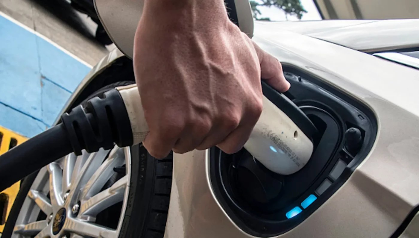 Image of Lack of charging stations plague drivers in Sulaimani, slowing EV demand