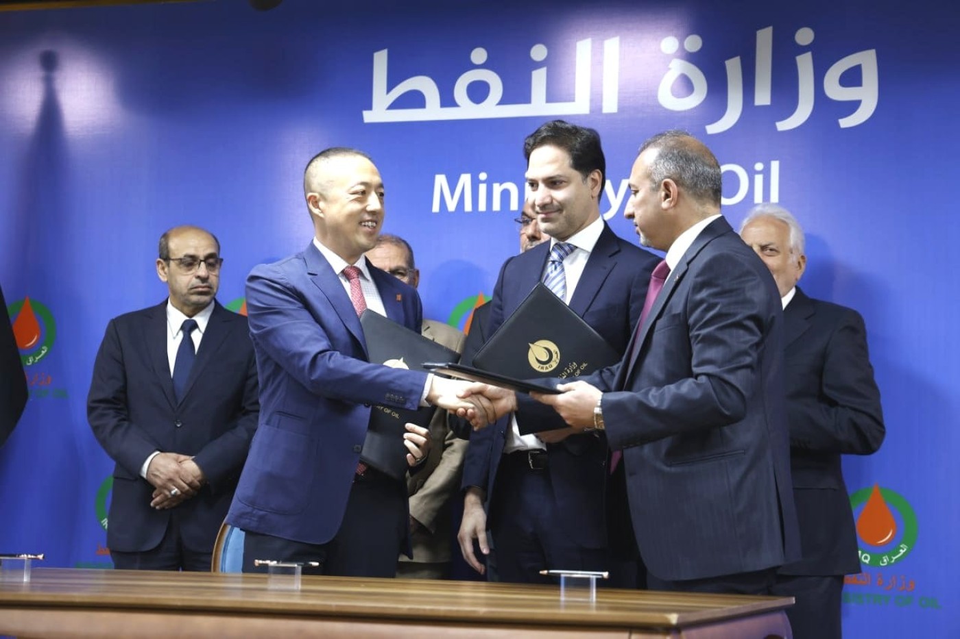 Image of Iraq signs gas field contract with Chinese company