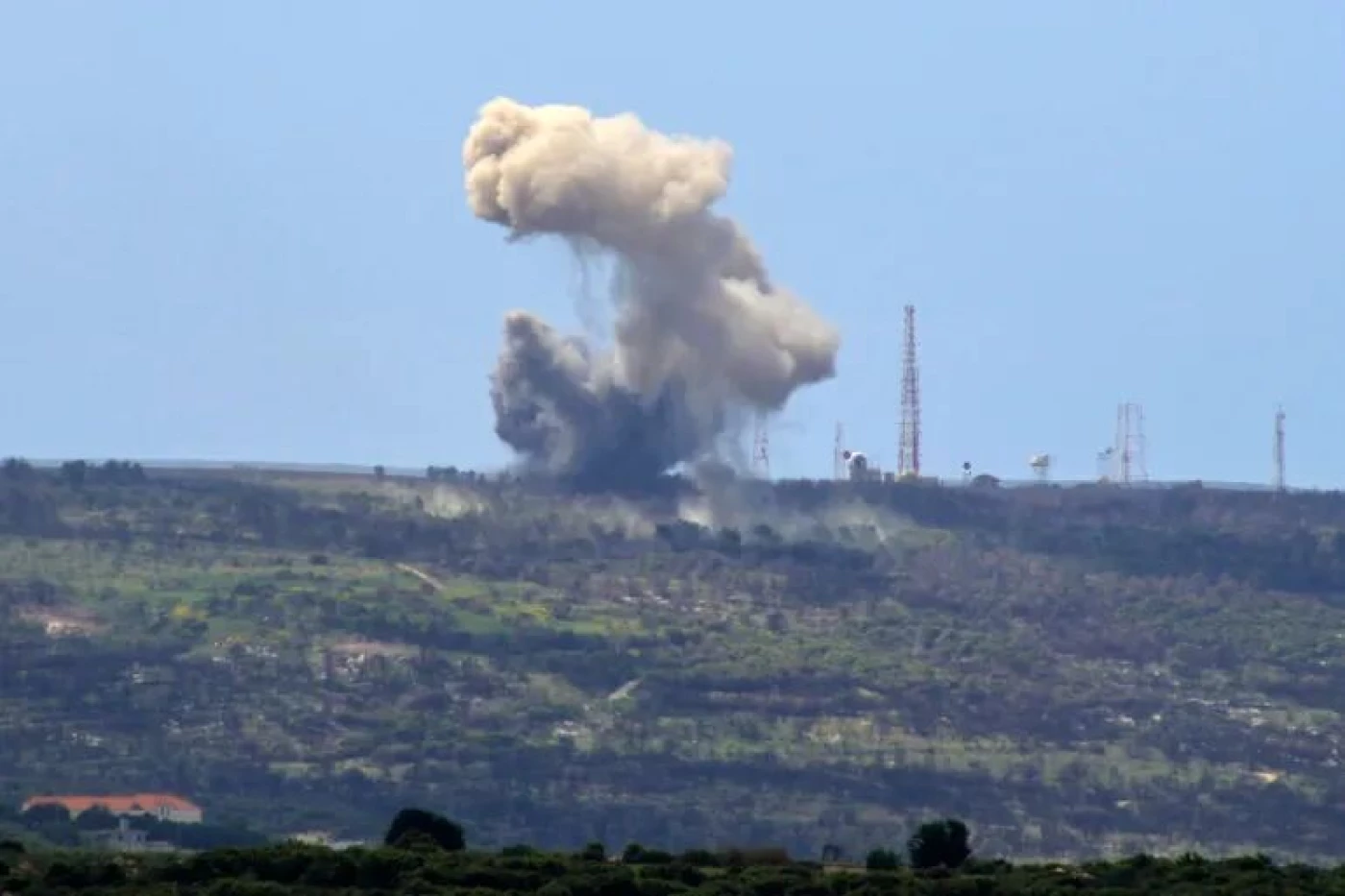 Image of Hezbollah pounds several Israeli army sites with rocket salvos in retaliatory attacks