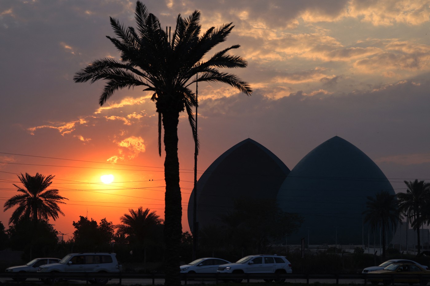Image of Al-Shaheed monument in Baghdad during sunset