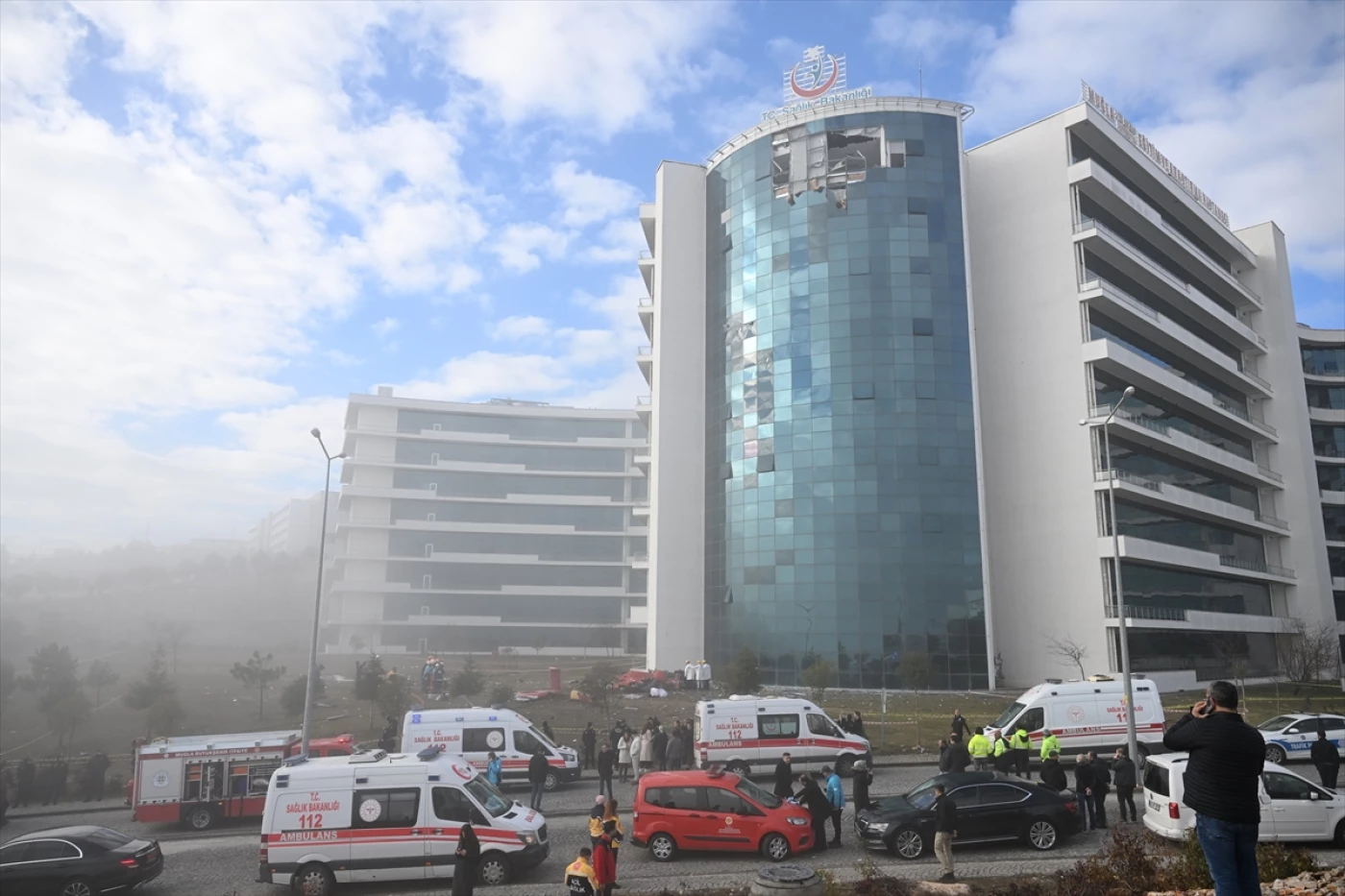 Image of Helicopter crashes into hospital in southwest Turkey, killing four