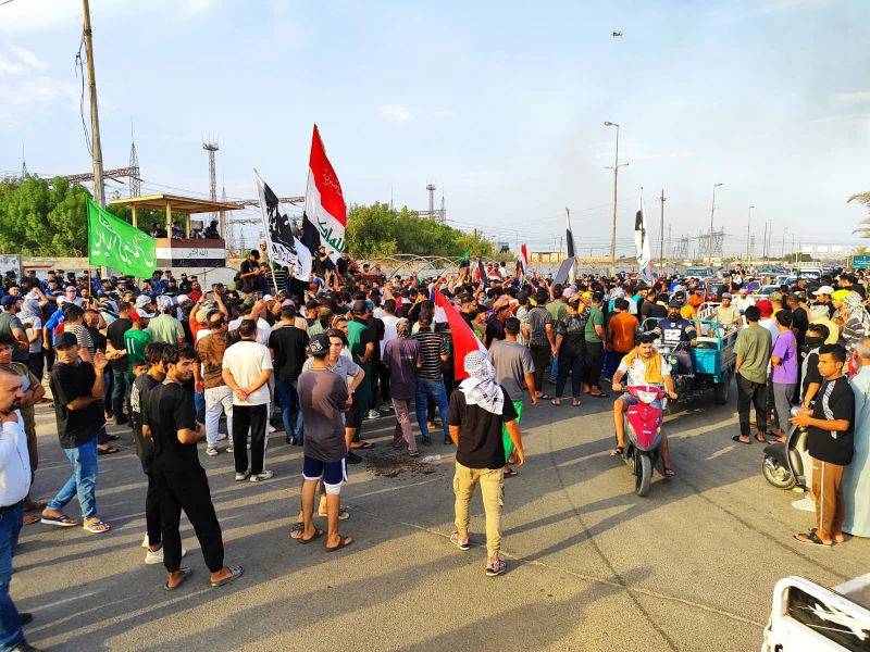 Thi Qar protestors closeRead More..